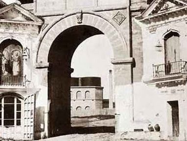 LA PUERTA REAL